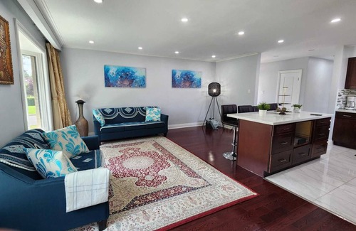 Woburn House | Bright Newly Renovated Oasis, Centrally located, 5 mins from the beach