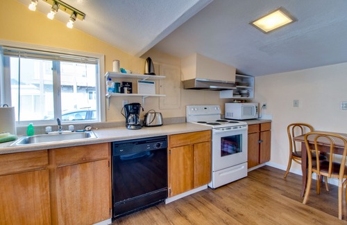 Netarts Apartment | Bright Oceanfront Home with Stunning Pacific & Bay Views - Near Town