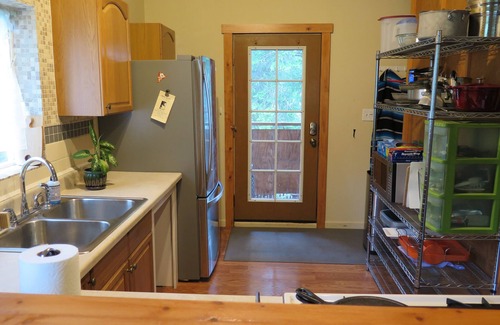 Alyeska Cabin | Bright, open Girdwood studio