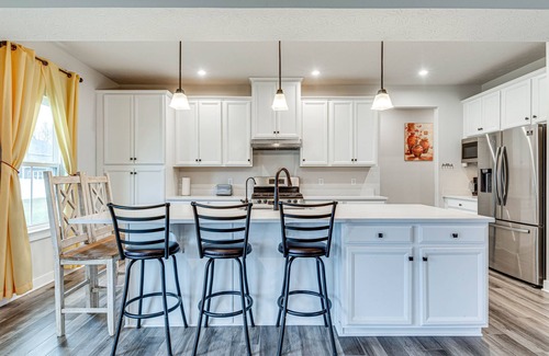 Plainfield House | Bright Plainfield Home ~ 14 Mi to Indianapolis!