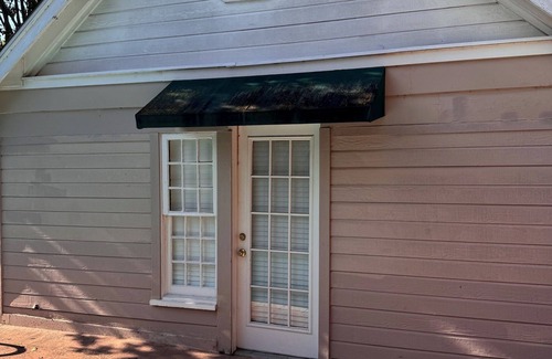 Fort Worth Cottage | Bright pool house with natural light, 5 min from TCU & the zoo! Great Location!