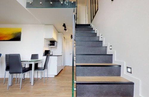 Tonkin Nord Apartment | Bright & quiet 2BR apt. with 2 bathrooms & garage