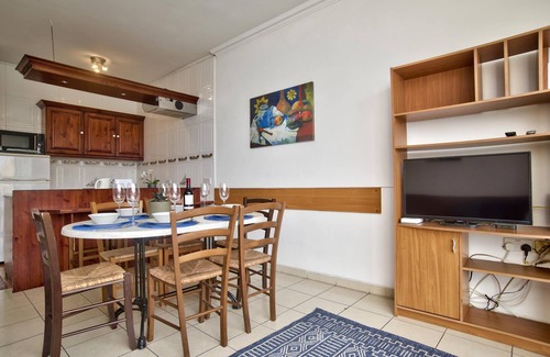 Il-Balluta Apartment | Bright Seaview Apartment close to Spinola Bay