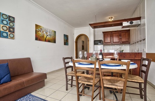 Il-Balluta Apartment | Bright Seaview Apartment close to Spinola Bay