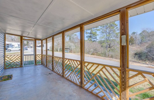 Shelby Cottage | Bright Shelby Cottage w/Deck & Creek Views!
