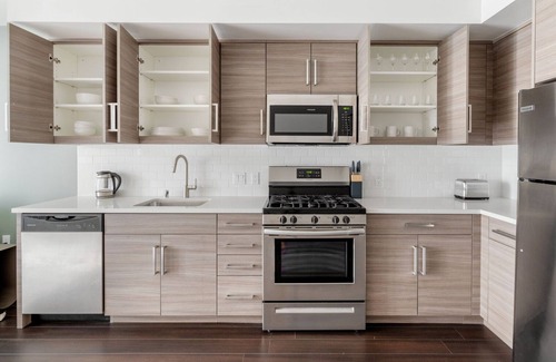 Civic Center Apartment | Bright Soma 1BR w/Concierge, Theater & On-Site Retail, by Blueground