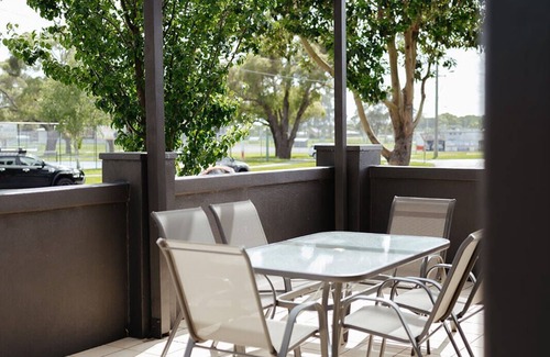 Traralgon House | Bright & spacious 3 br townhouse prime CBD location
