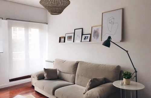 Basurtu Apartment | Bright, spacious and comfortable