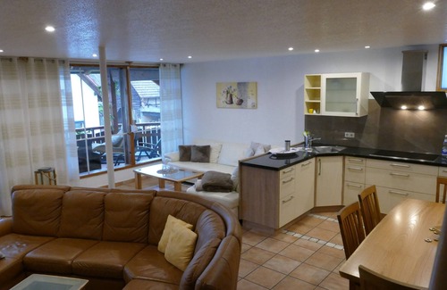 Friesenheim Apartment | Bright spacious apartment 110 m², near the Europa-Park/Rust, 4 DtV stars