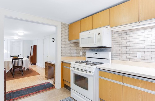 Seal Harbor House | Bright, spacious getaway with full kitchen, furnished porch & WiFi - near trails