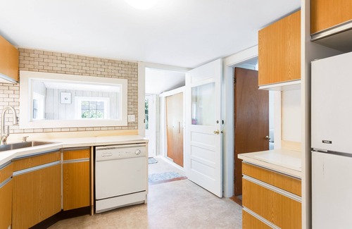 Seal Harbor House | Bright, spacious getaway with full kitchen, furnished porch & WiFi - near trails