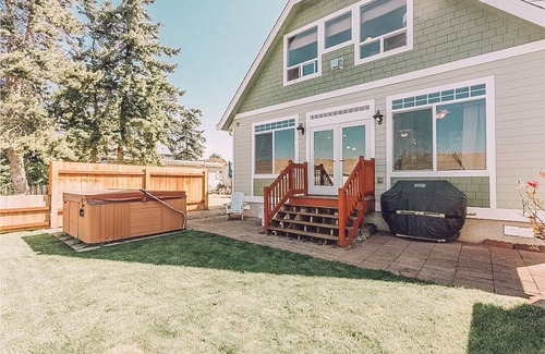 Birch Bay House | Bright + spacious house w/hot tub. Close to beach!