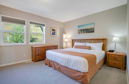 Silver Star Mountain Hotel | Bright & Spacious Property w/Fireplace - Sleeps 13