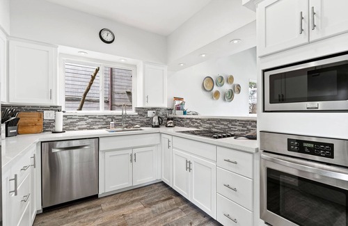Watsonville House | Bright, Steps to Sand, Ocean Views