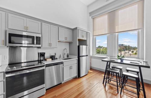 Downtown Louisville Apartment | Bright Studio Unit in Historic Louisville #311