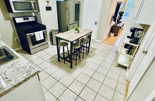 Prospect Park House | Bright, Stylish & Cozy 2Bed Unit w/Fireplace, Backyard, & Grill