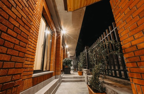 Telavi Hotel | Bright-stylish Place with pool, Bar& Restaurant
