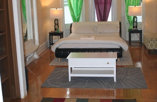 Prospect Lefferts Gardens Apartment | Bright Sunny Spacious 2 BR Corporate Apt in wonderful Brooklyn with WiFi, AC