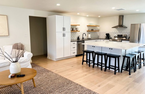 Harlow House | Bright & ultra clean family friendly home minutes from Autzen Stadium