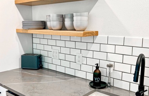 Harlow House | Bright & ultra clean family friendly home minutes from Autzen Stadium