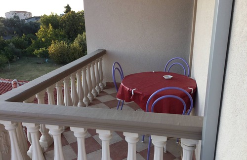 Zeljeznica Apartment | Brightly 1 BDR Apartment With Balcony