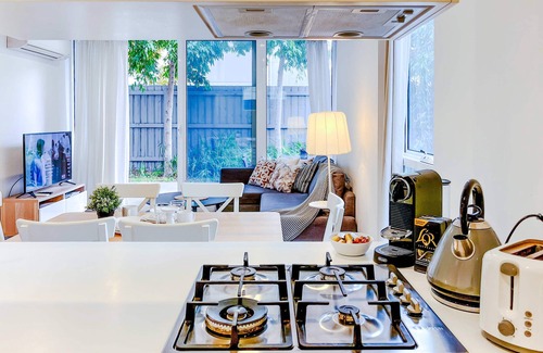Brighton Apartment | Brilliant 2B Brighton Apt Near Beach*Garden