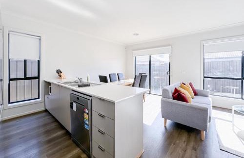 Berwick House | Brilliant Berwick Home Smart TV Garage Parking