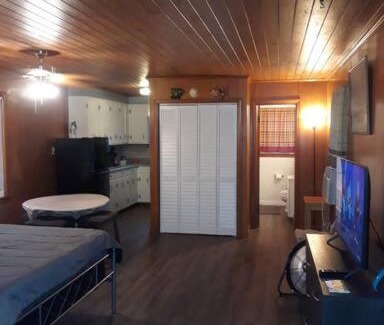 Crescent Beach House | (BRING PETS 1 BLOCK FROM the BEACH!)
