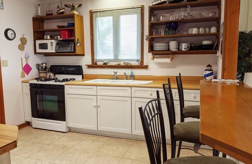 Prime Hook Beach Cottage | Bring the Dog to Our Pet-Friendly Cottage at Prime Hook Beach