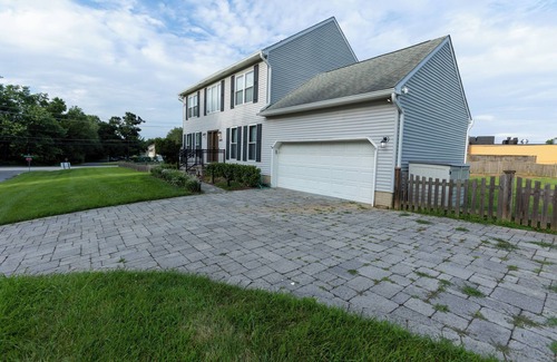 Randallstown House | Bring the whole family to Unique Luxury Home, it is simply home away from home.