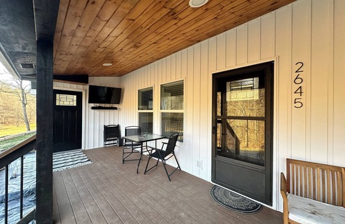 Tazewell House | Bring the whole family! Pets welcome! 20 minutes to LMU.