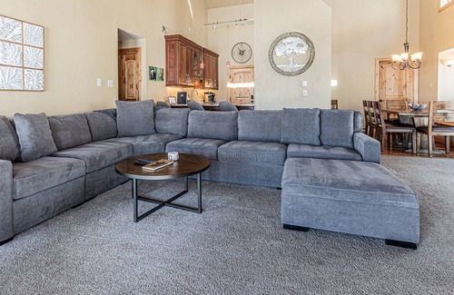 Steamboat Springs House | Bring Your Dog! Spacious Home, Views, Private Hot Tub, Near FreeBus, Garage-W/D-Grill-Wood Fireplace