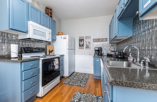 Galena House | Brisk Fall days on Bench St – Steps from Shopping, Dining & Turner Hall!