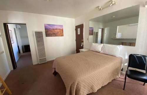 Big Pine Hotel | Bristlecone Motel