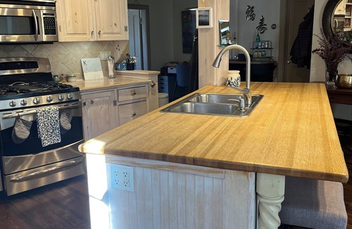 Bristol House | Bristol Breeze Retreat, 3 BR, 3 bath home in gorgeous downtown Bristol, RI