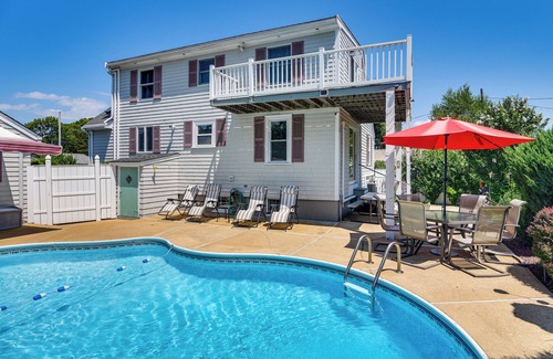 Bristol House | Bristol Home w/Pool ~ 3 Mi to Dtwn & Beach!