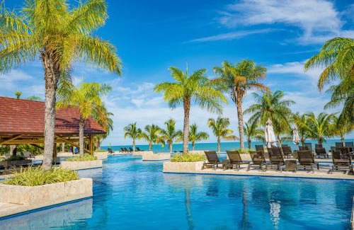 Playa Blanca Villa | Bristol Lake House - Private Pool - King Beds - Next to El Faro Beach Club