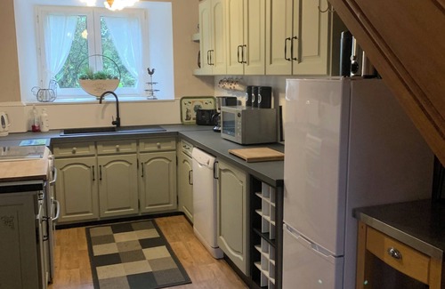 Plouguenast Cottage | Brittany Cottage Sleeps 6. Heated Pool. Free Wifi. Satellite TV. Pet Friendly