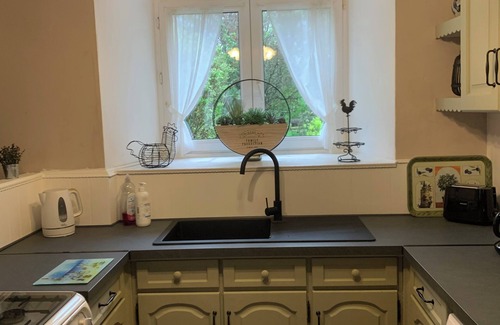 Plouguenast Cottage | Brittany Cottage Sleeps 6. Heated Pool. Free Wifi. Satellite TV. Pet Friendly