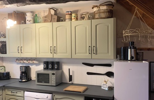 Plouguenast Cottage | Brittany Cottage Sleeps 6. Heated Pool. Free Wifi. Satellite TV. Pet Friendly