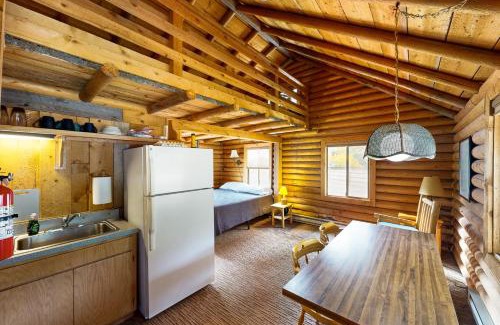 Sula House | Broad Axe Resort - Main House + Cabins