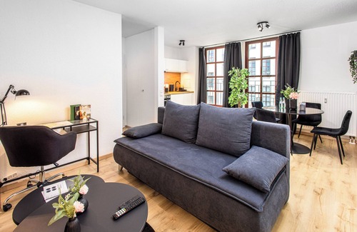 Magdeburg Apartment | BROCKHEUS Apartments: Black Diamond Apart. I Center I Parking I Wi-Fi I Kitchen