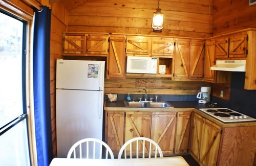 Octavia Cabin | Broken Bow Lake Cabin in the woods