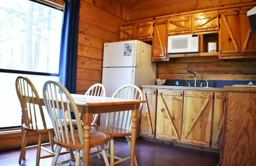 Octavia Cabin | Broken Bow Lake Cabin in the woods