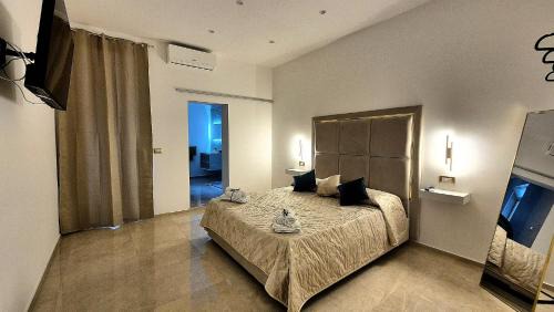 Palermo Apartment | Broken Column Luxury Suite