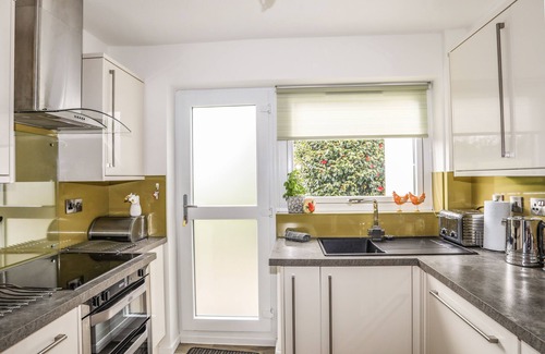 Y Felinheli Cottage | BRONALLT, family friendly, with a garden in Y Felinheli