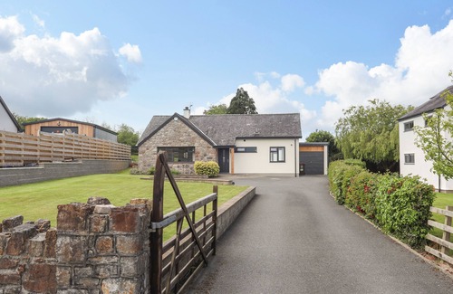 Y Felinheli Cottage | BRONALLT, family friendly, with a garden in Y Felinheli
