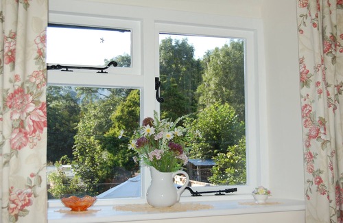 Cwrt Cottage | Bronhaul Cottage in Pennal
