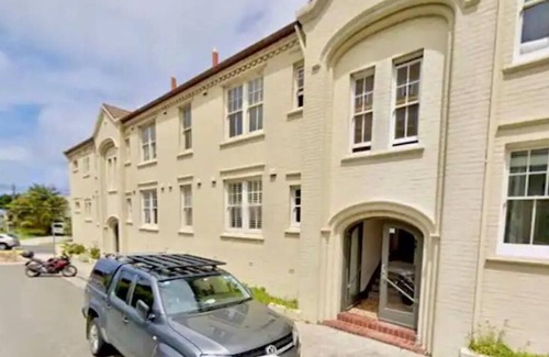 Bronte Apartment | Bronte Beach with views, footsteps to the beach!