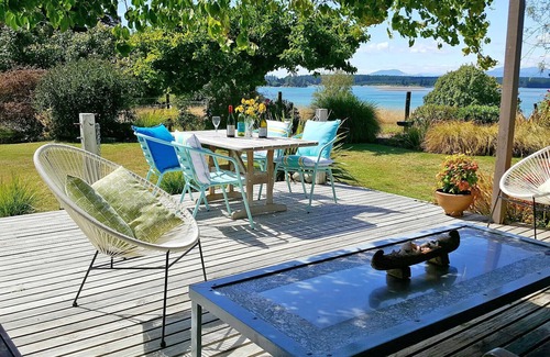 Bronte Cottage | Bronte Tides Cottage. nStunning bay view - A restful, cosy 2 bedroom cottage